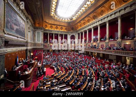 Versailles, Frankreich. März 2024. General View während der Einberufung eines Kongresses beider Kammern in Versailles, südwestlich von Paris, am 4. März 2024, um das Recht auf Abtreibung in der Verfassung des Landes zu verankern. Foto: Eliot Blondet/ABACAPRESS.COM Credit: Abaca Press/Alamy Live News Stockfoto