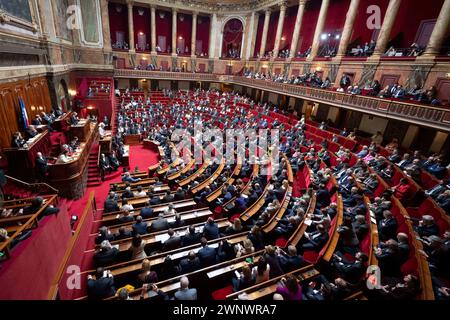 Versailles, Frankreich. März 2024. General View während der Einberufung eines Kongresses beider Kammern in Versailles, südwestlich von Paris, am 4. März 2024, um das Recht auf Abtreibung in der Verfassung des Landes zu verankern. Foto: Eliot Blondet/ABACAPRESS.COM Credit: Abaca Press/Alamy Live News Stockfoto