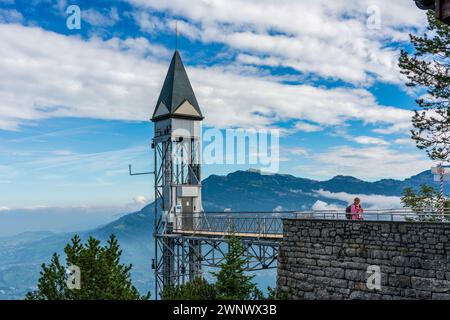 Hammetschwand Aufzug, Europas höchster freistehender Freiluftaufzug in der Schweiz. Stockfoto