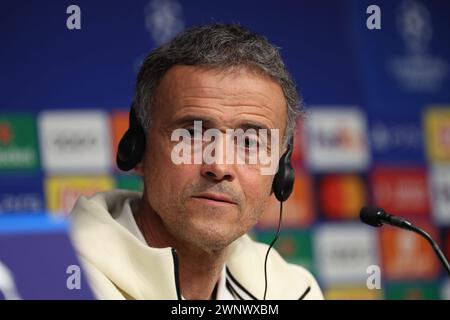 Saint Sebastien, Frankreich. März 2024. © PHOTOPQR/LE PARISIEN/Le Parisien/Arnaud Journois ; SAINT SEBASTIEN ; 04/03/2024 ; FUSSBALL, 03.04.2024/LIGUE DES CHAMPIONS UEFA, 8E DE FINALE RETOUR, SAINT SABASTIEN ( ESPAGNE ), STADE ANOETA REALE ARENA/REAL SOCIEDAD - PARIS SG/LUIS ENRIQUE ENTRAINEUR DU PSG/PHOTO LE PARISIEN/ARNAUD JOURNOIS 4. März 2024 Real Sociedad Pressekonferenz vor ihrem UEFA-Champions-Pokalspiel gegen PSG Credit: MAXPPP/Alamy Live News Stockfoto