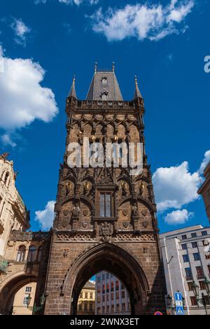 Pulverturm in Prag, eines der ältesten Stadttore Stockfoto