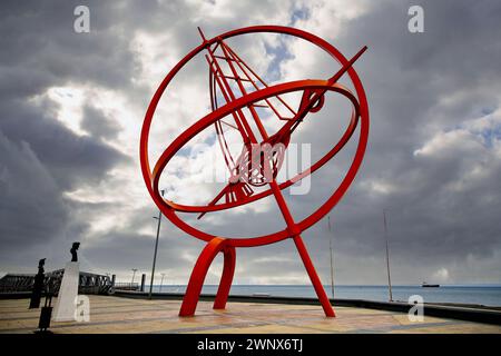 Die Umgehung durch Francisco Gazitúa wurde beauftragt, eine 20 Meter hohe öffentliche Skulptur zum 500. Jahrestag der Magellan-Straße herzustellen. Stockfoto