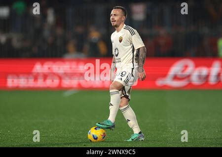 Monza, Italien. März 2024. Esmoris Angelino von AS Roma während des Spiels der Serie A im U-Power Stadium in Monza. Der Bildnachweis sollte lauten: Jonathan Moscrop/Sportimage Credit: Sportimage Ltd/Alamy Live News Stockfoto