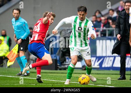 3. März 2024; Metropolitano Stadium, Madrid, Spanien, spanischer La Liga Fußball, Atletico Madrid gegen Real Betis; Rodri kontrolliert den Besitz Stockfoto