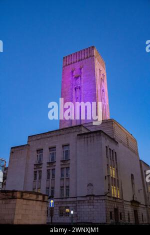 Der Lüftungsschacht für den Liverpool Kingsway Tunnel bei Sonnenuntergang Stockfoto