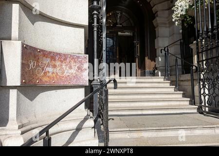 Liverpool, vereinigtes Königreich, 16. Januar 2024 Haupteingang zum 30 james Street Liverpools berühmten Hotel Stockfoto