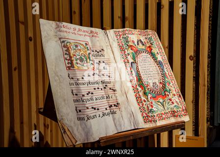 Cerdà Museum, in Puigcerdà. Raum für das ehemalige Kloster der Klosterschwestern von Puigcerdà (Cerdanya, Girona, Katalonien, Spanien, Pyrenäen) Stockfoto
