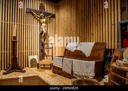 Cerdà Museum, in Puigcerdà. Raum für das ehemalige Kloster der Klosterschwestern von Puigcerdà (Cerdanya, Girona, Katalonien, Spanien, Pyrenäen) Stockfoto