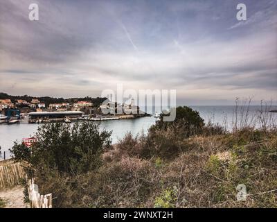 Vue à l'entrée du Port Stockfoto