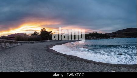 Vue Panorama de la plage de Paulilles en hiver au coucher du soleil Stockfoto