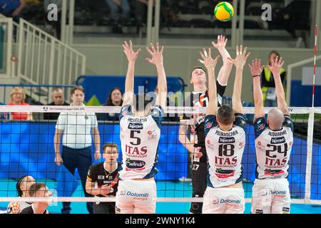 ITAS Trentino VS Berlin Recyclin Volleys - Viertelfinale der CEV Men Volley Champions League 2023/24 Stockfoto