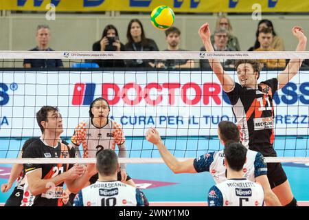 ITAS Trentino VS Berlin Recyclin Volleys - Viertelfinale der CEV Men Volley Champions League 2023/24 Stockfoto