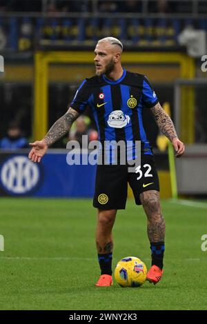 Mailand, Italien. Februar 2024. Federico Dimarco vom FC Inter während des italienischen Fußballspiels Serie A zwischen dem Inter FC Internazionale und Genua CFC am 4. März 2024 im Giuseppe Meazza San Siro Siro Stadion in Mailand. Foto Tiziano Ballabio Credit: Tiziano Ballabio/Alamy Live News Stockfoto