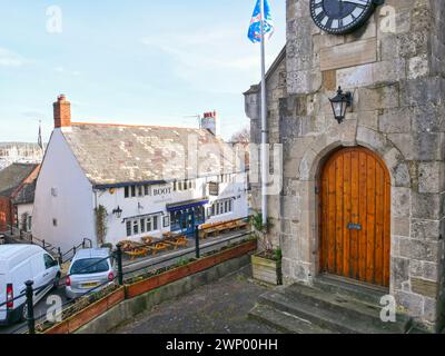 Weymouth Old Town Hall mit Bell Turret an der High West Street in Weymouth, Dorset, England, Großbritannien. Stockfoto