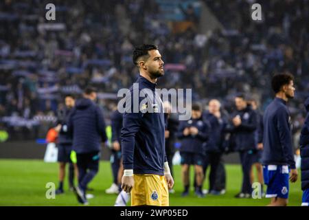 Porto, Portugal. März 2024. Torhüter Diogo Costa (C) des FC Porto war beim portugiesischen Fußballspiel der Primeira Liga zwischen dem FC Porto und SLBenfica in Estadio do Dragao im Einsatz. Endergebnis, FC Porto 5-0 SL Benfica. Quelle: SOPA Images Limited/Alamy Live News Stockfoto