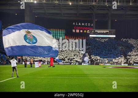 Porto, Portugal. März 2024. Die Fans des FC Porto feiern ein Tor beim portugiesischen Fußballspiel Primeira Liga zwischen dem FC Porto und SLBenfica im Estadio do Dragao. Endergebnis, FC Porto 5-0 SL Benfica. (Foto: Rita Franca/SOPA Images/SIPA USA) Credit: SIPA USA/Alamy Live News Stockfoto