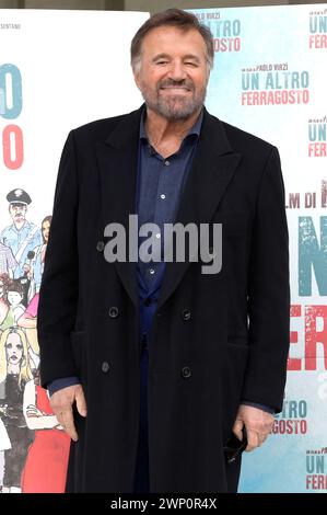 Christian de Sica beim Photocall zum Kinofilm 'UN altro Ferragosto' im Space Cinema Moderno. Rom, 04.03.2024 Stockfoto