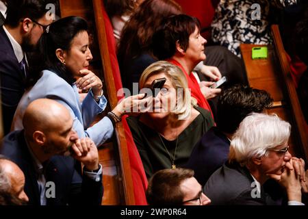 © PHOTOPQR/LE PARISIEN/olivier corsan ; Versailles ; 04/03/2024 ; Marine Le Pen, députée RN du Pas de Calais, présidente du groupe Rassemblement National à l'Assemblée nationale Versailles, Frankreich, le 4. märz 2024. Les parlementaires, députés et sénateurs, se sont réunis en Congrès Parlementaire pour la révision de la Constitution qui y intègre le droit à l'IVG l'Interruption Volontaire de Grossesse ou avortement. Foto : LP /Olivier Corsan ein spezielles Kongresstreffen beider parlamentsgebäude (Nationalversammlung und Senat) im Schloss Versailles, außerhalb von Paris, Frankreich, 4. März Stockfoto