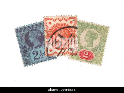 Eine Montage von Vintage Queen Victoria Briefmarken aus Großbritannien isoliert auf weißem Hintergrund. Stockfoto