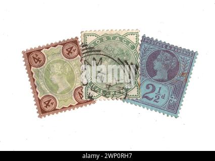 Eine Montage von Vintage Queen Victoria Briefmarken aus Großbritannien isoliert auf weißem Hintergrund. Stockfoto