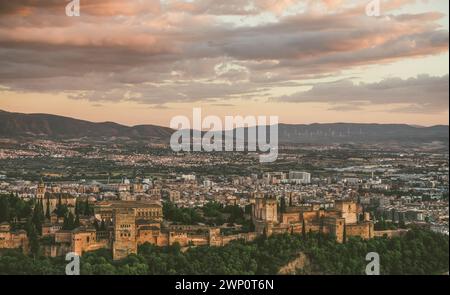 Majestätische Alhambra: Symbol der maurischen Pracht Stockfoto