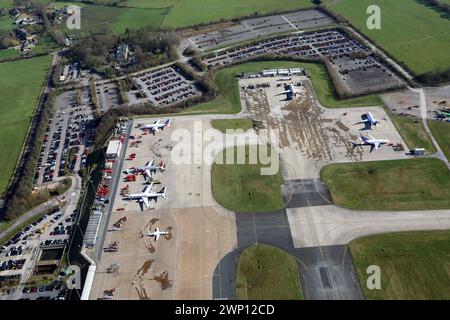 Aus der Vogelperspektive auf das östliche Ende des Leeds Bradford Airport Stockfoto