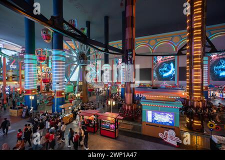 Pahang, Malaysia - März 1,2024: Skytropolis Indoor Theme Park in Genting Highlands, in dem man beobachten kann, wie man dort spielt. Stockfoto