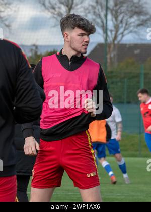 Glasgow, Schottland, Großbritannien. 24. Februar 2024: Rossvale Männer spielen Campbeltown-Schüler im Huntershill Sport Complex, Glasgow. Stockfoto