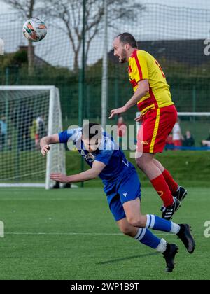 Glasgow, Schottland, Großbritannien. 24. Februar 2024: Rossvale Männer spielen Campbeltown-Schüler im Huntershill Sport Complex, Glasgow. Stockfoto