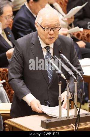 Tokio, Japan. März 2024. Der japanische Gesundheitsminister Keizo Takemi beantwortet eine Frage auf der Sitzung des Haushaltsausschusses des Oberhauses beim Nationalen Parlament in Tokio am Dienstag, den 5. März 2024. (Foto: Yoshio Tsunoda/AFLO) Credit: Aflo Co. Ltd./Alamy Live News Stockfoto