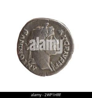 Silberdenar, ausgestellt zwischen 145 und 161 unter Kaiser Antoninus Pius mit römischen kaiserlichen Bildnissen und Inschriften. Stockfoto