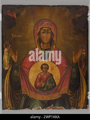 Orthodoxe Ikone aus dem 18. Jahrhundert mit der Darstellung der Muttergottes mit dem Kind, flankiert von Engeln und Cherubim, mit Inschriften und traditionellen Elementen wie dem Maforion, die die marianische Ikonographie innerhalb der orthodoxen Kunst widerspiegeln. Stockfoto