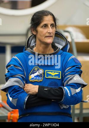 JOHNSON SPACE CENTER, HOUSTON, TEXAS, USA - 02. November 2022 - Boeing Crew Flight Test (CFT)-Astronauten Suni Williams während der Matching Post-Insertion Deo Stockfoto