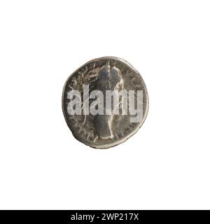 Römischer Silberdenar aus dem Jahre 156-157 n. Chr. unter Antoninus Pius mit Kaiserporträt und lateinischen Inschriften. Stockfoto
