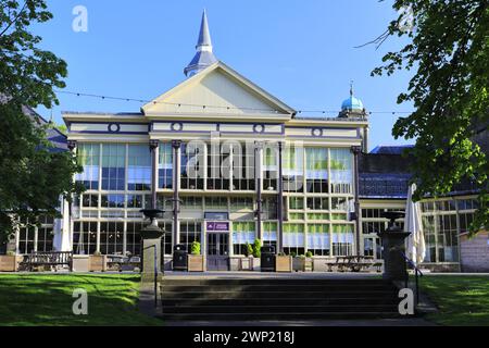 Die Teestuben in den Pavilion Gardens, Spa Town of Buxton, Peak District National Park, Derbyshire, England, Großbritannien Stockfoto