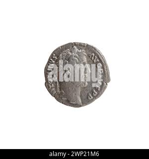 Silberdenar, ausgestellt unter Antoninus Pius von 145 bis 161 n. Chr., mit kaiserlichem Porträt und römischen Standardinschriften für Währung. Stockfoto