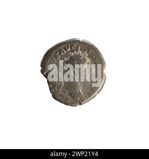 Silberdenar schlug zwischen 156 und 157 n. Chr. unter Kaiser Antoninus Pius mit kaiserlichem Porträt und Inschriften. Stockfoto