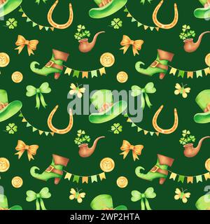Nahtloses Muster mit Hut, goldenem Hufeisen und Münze, Klee, Stiefel und Pfeife für St. Patrick's Day. Aquarellabbildung. Hand auf Grün gezeichnet Stockfoto