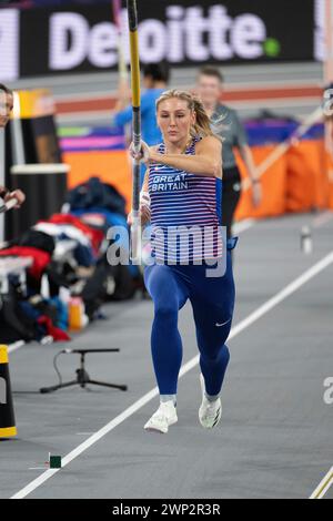 Molly Caudery aus Großbritannien wärmt sich vor dem Pole Vault Finale bei den Leichtathletik-Hallenweltmeisterschaften in der Emirates Arena, Glasgow, Schottland Großbritannien auf. Stockfoto