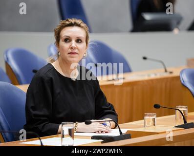 DEN HAAG - Vivianne Heijnen, scheidende Staatssekretärin für Infrastruktur und Wasserwirtschaft, vor der wöchentlichen Fragestunde im Repräsentantenhaus. ANP SEM VAN DER WAL niederlande aus - belgien aus Stockfoto