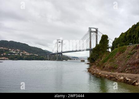 Die Seilbrücke Rande vom Strand Santradan auf der Morrazo-Seite des Ría de Vigo in Pontevedra, Spanien Stockfoto