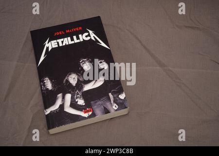 Joel McIver - Metallica Buchcover, Nahaufnahme. Lahti, Finnland. 30. Dezember 2023. Stockfoto