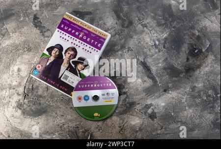 DVD des Spielfilms Suffragette aus dem Jahr 2015 ein historisches Drama über den Protest im frühen 20. Jahrhundert für britische Frauen, um die Wahl zu erhalten. Stockfoto