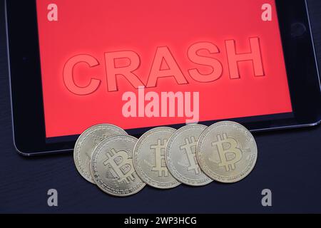 Symbolbild: Bitcoin Crash, der Kurs ist gefallen, Credit: HMP/Alamy Stockfoto