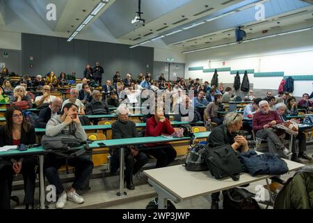 Rom, . März 2024. 05/2024 Rom, Universität Rom 3 Tagung des Komitees Liberiamo Ilaria Salis und der nationalen Anpi zur Situation des in Ungarn inhaftierten Mädchens. PS: Das Foto kann in Übereinstimmung mit dem Kontext verwendet werden, in dem es aufgenommen wurde, und ohne diffamierende Absicht des Ansehens der dargestellten Personen. Quelle: Unabhängige Fotoagentur/Alamy Live News Stockfoto