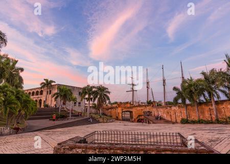 Alcazar de Colon oder Columbus Palace auf dem spanischen Platz, Kolonialstadt Santo Domingo, Dominikanische Republik. Gebaut von Gouverneur Diego Columbus zwischen Stockfoto