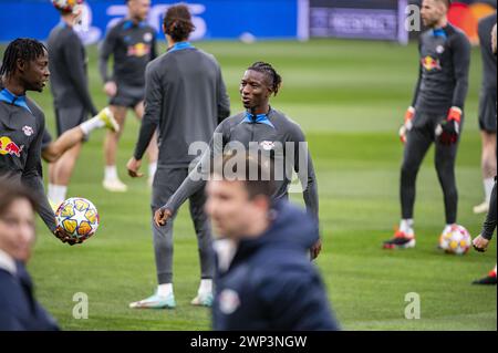 Madrid, Spanien. März 2024. Amadou Haidara vom RB Leipzig wurde am Tag vor dem zweiten Hinspiel des Achtelfinale des Fußballspiels der Champions League gegen Real Madrid im Santiago Bernabeu Stadion in Madrid gesehen. Quelle: Unabhängige Fotoagentur/Alamy Live News Stockfoto