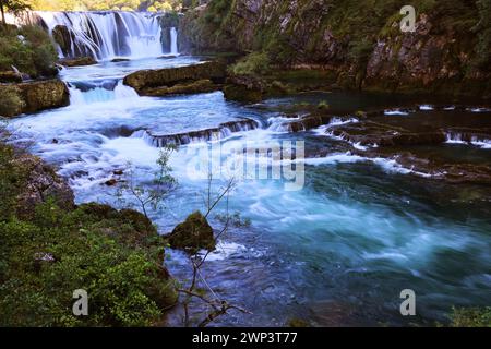 Wasserfall, Strbacki Buk, Fluss, Flussufer, Una Nationalpark, Bosnien, Bihac, Paradies, Naturschönheit, Una Fluss, schöner Wasserfall Nationalpark Una Stockfoto