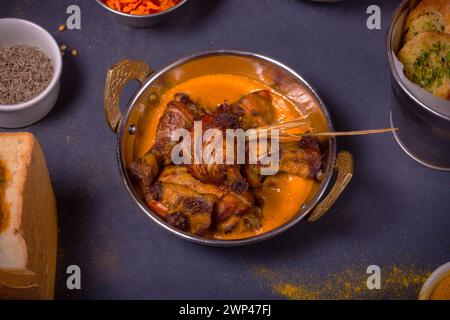 Butter-Hühnercurry in Buffetform Stockfoto