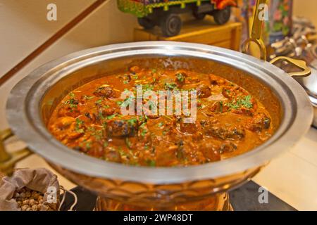 Butter-Hühnercurry in Buffetform Stockfoto